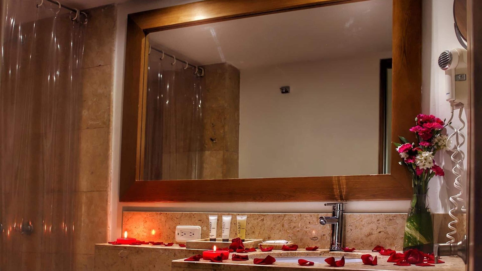 Oceania Hotel 3*