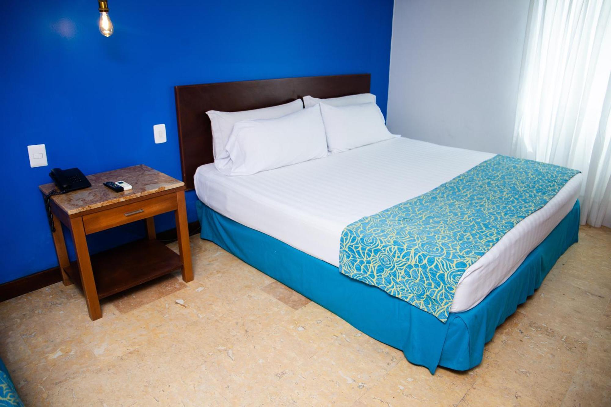 Oceania Hotel